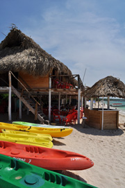 Hostal Playa Blanca Bar